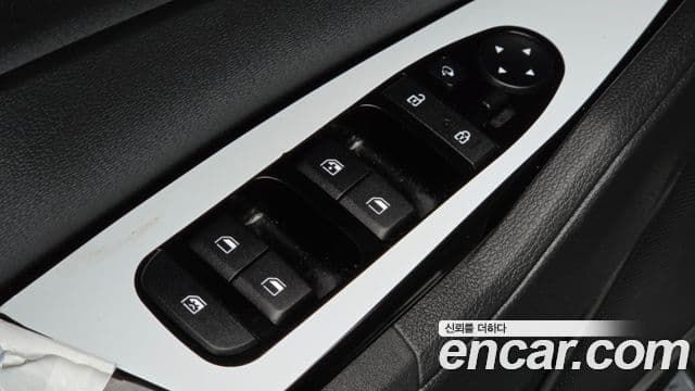 Kia Sportage 2023 — ფოტო 19/20