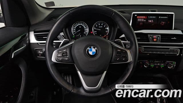 BMW X1 2022 — Şəkil 13/20