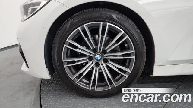 BMW 3 Series 2021 — фото 5 из 20