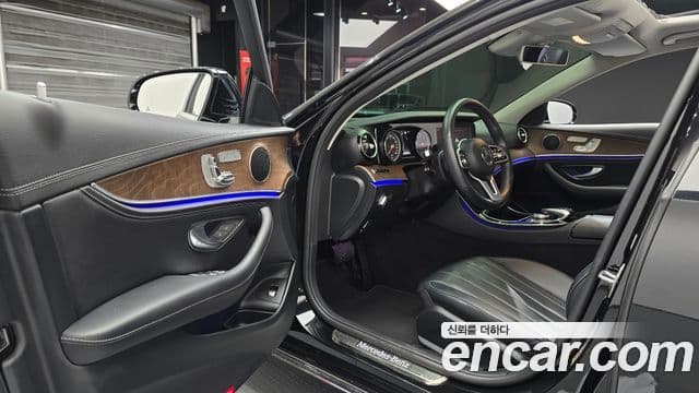 Mercedes-Benz E-Class 2019 — ფოტო 10/20