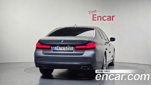 BMW 5 Series 2023 — ფოტო 4/20