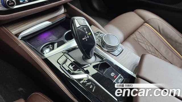BMW 5 Series 2023 — фото 9 из 20