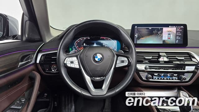 BMW 5 Series 2023 — ფოტო 13/20
