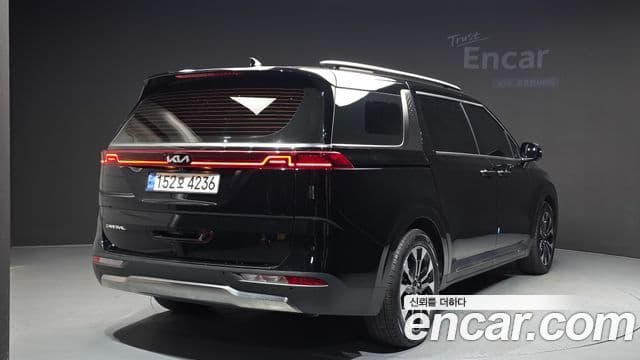 Kia Carnival 2022 — ფოტო 2/20