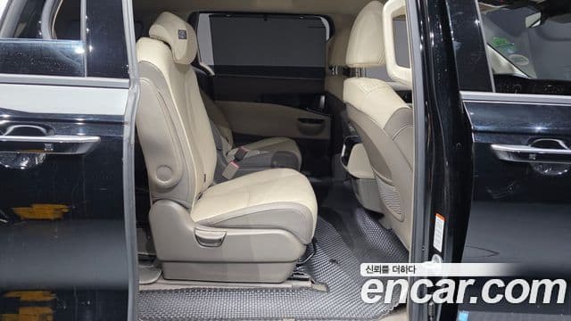 Kia Carnival 2022 — ფოტო 12/20