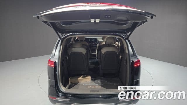 Kia Carnival 2022 — ფოტო 20/20