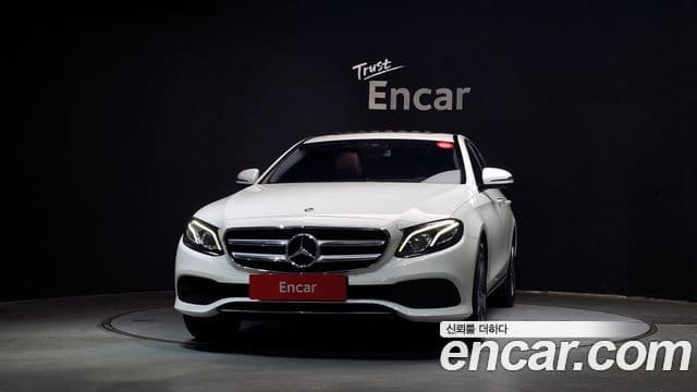 Mercedes-Benz E-Class 2019 — ფოტო 3/20
