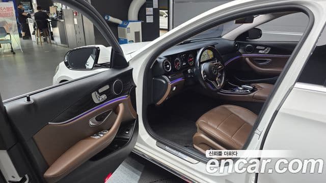 Mercedes-Benz E-Class 2019 — ფოტო 10/20