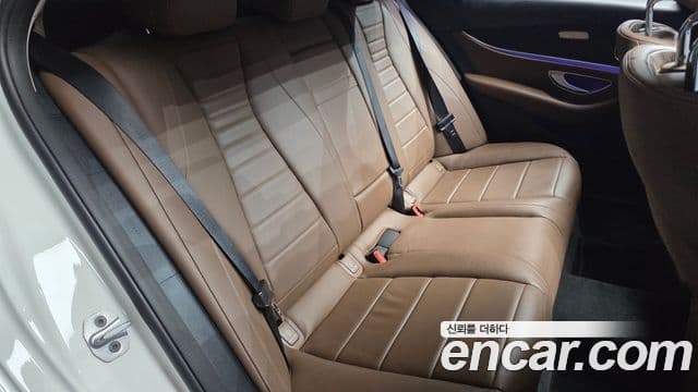 Mercedes-Benz E-Class 2019 — ფოტო 11/20