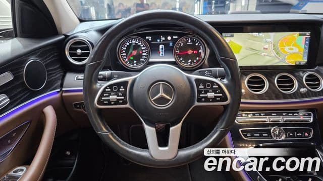 Mercedes-Benz E-Class 2019 — ფოტო 12/20