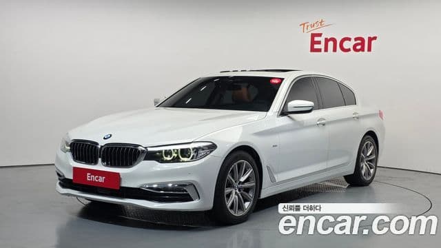 BMW 5 Series 2018 — Şəkil 1/20