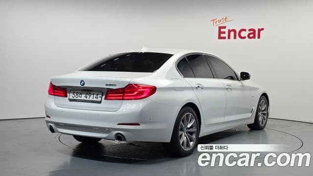 BMW 5 Series 2018 — Şəkil 2/20