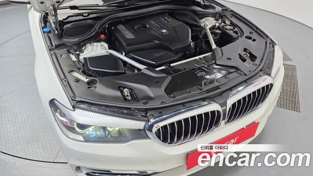 BMW 5 Series 2018 — Şəkil 6/20