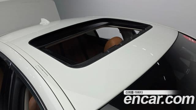 BMW 5 Series 2018 — Şəkil 19/20