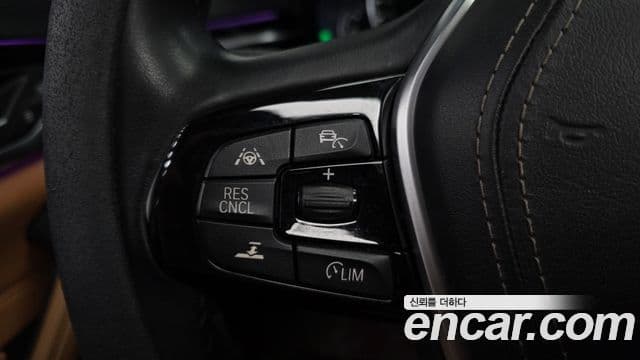 BMW 5 Series 2018 — Photo 13/32