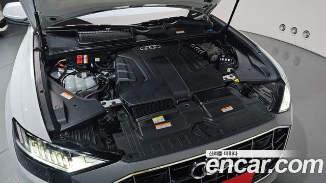 Audi Q7 2021 — ფოტო 6/20