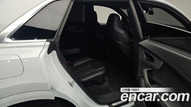Audi Q7 2021 — ფოტო 12/20