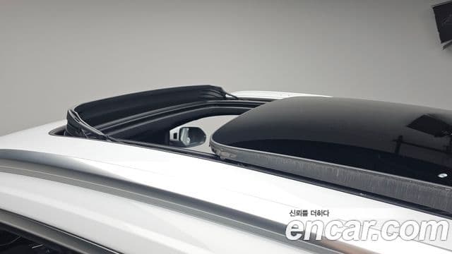 Audi Q7 2021 — ფოტო 17/20
