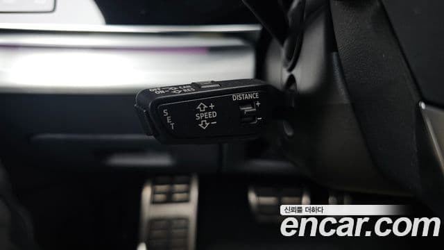 Audi Q7 2021 — ფოტო 18/20