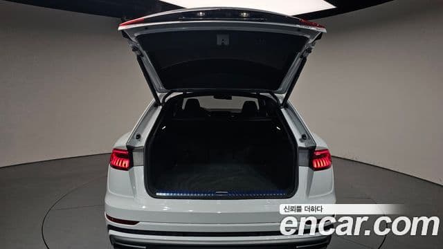 Audi Q7 2021 — ფოტო 20/20