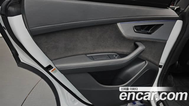 Audi Q8 2021 — Photo 32/37
