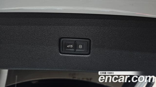 Audi Q8 2021 — Photo 26/37