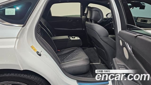 Genesis G80 2023 — Şəkil 14/32
