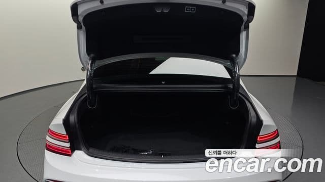Genesis G80 2023 — Şəkil 9/32