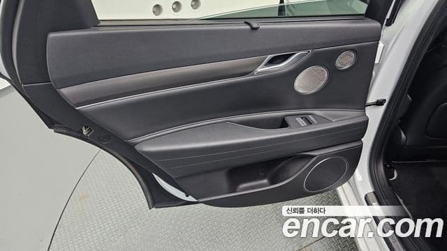 Genesis G80 2023 — Şəkil 17/32