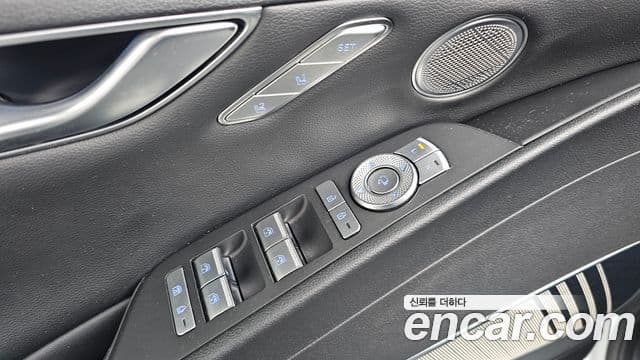 Genesis G80 2023 — Şəkil 24/32