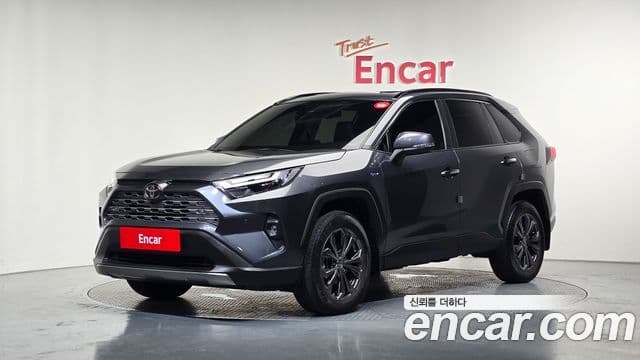 Toyota RAV4 2025 — Фото 1/20