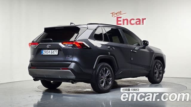Toyota RAV4 2025 — Фото 2/20