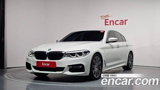 BMW 5 Series 2018 — фото 1 из 20