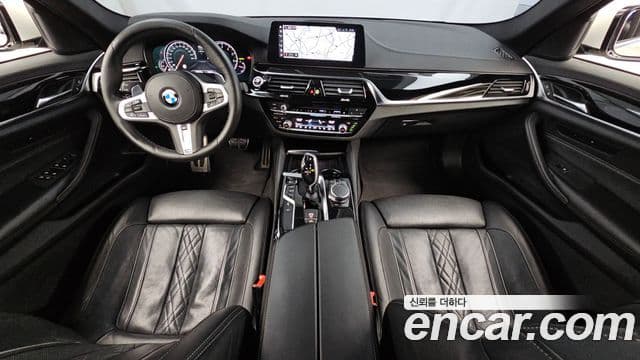 BMW 5 Series 2018 — фото 7 из 20