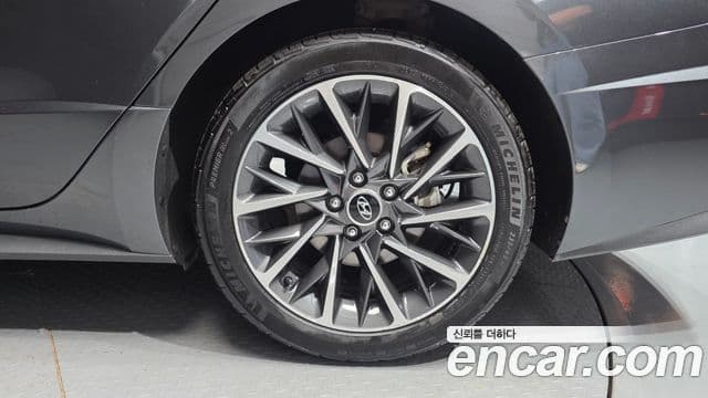 Hyundai Sonata Hybrid 2019 — Şəkil 16/31