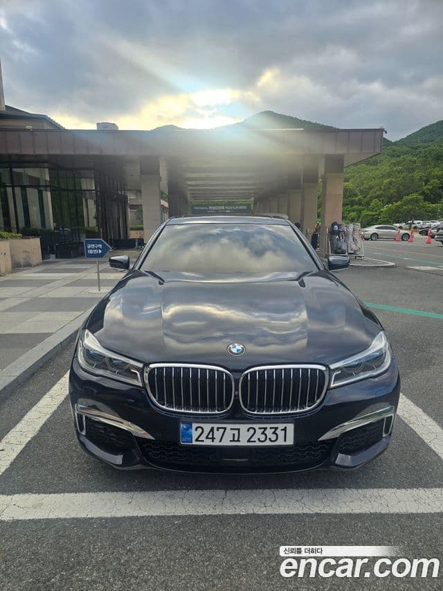 BMW 7 Series 2019 — ფოტო 1/12