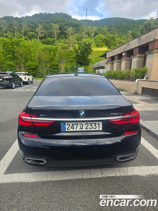BMW 7 Series 2019 — ფოტო 2/12