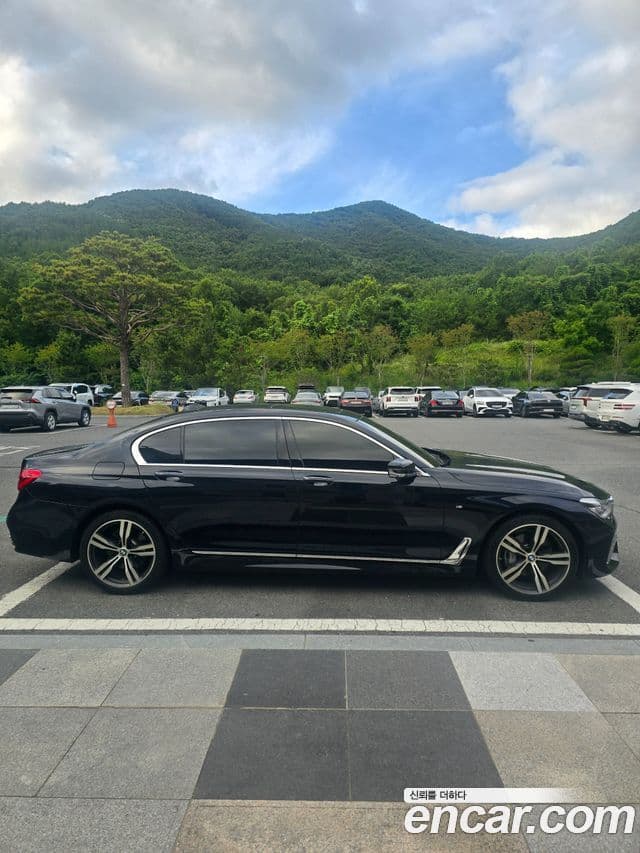 BMW 7 Series 2019 — ფოტო 4/12