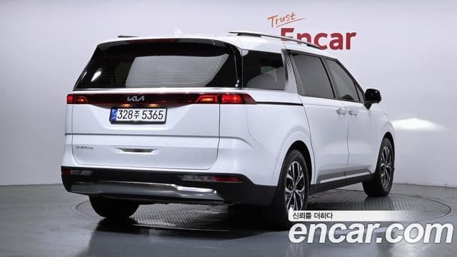 Kia Carnival 2022 — ფოტო 2/20