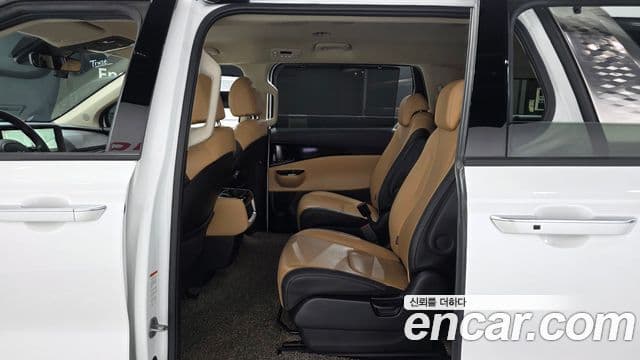 Kia Carnival 2022 — ფოტო 11/20