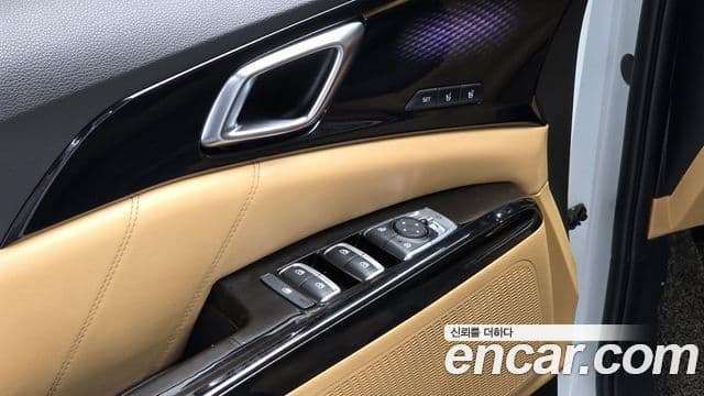Kia Carnival 2022 — ფოტო 16/20