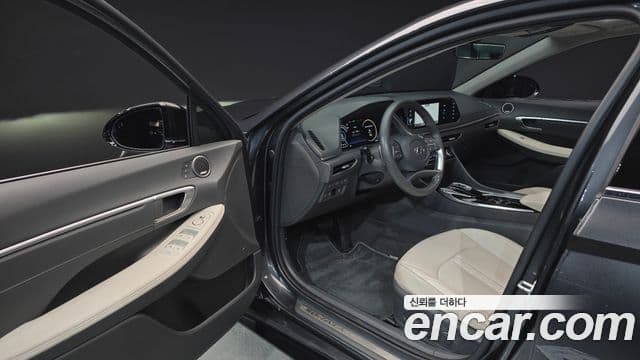 Hyundai Sonata 2021 — фото 10 из 20