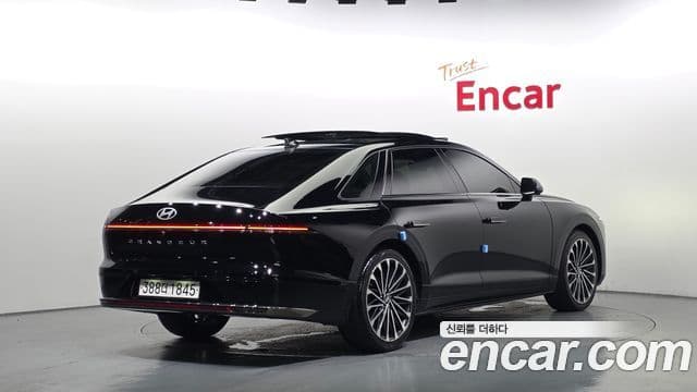 Hyundai Grandeur 2023 — Şəkil 2/20