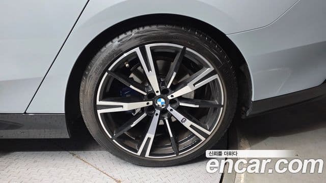 BMW 5 Series 2024 — Photo 5/30