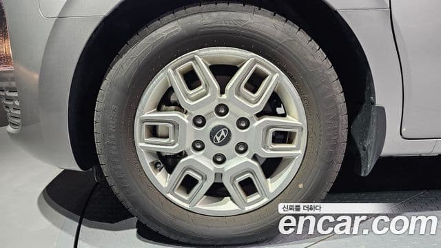 Hyundai Staria 2025 — ფოტო 5/19