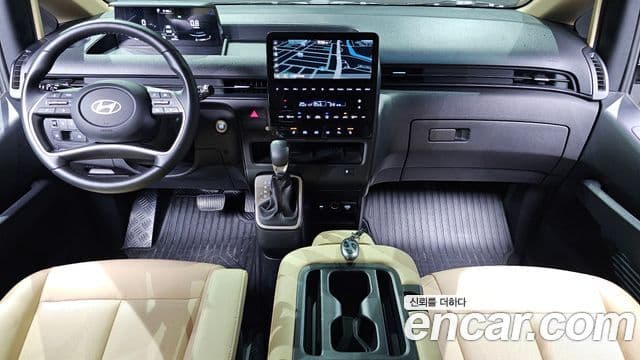 Hyundai Staria 2025 — ფოტო 7/19