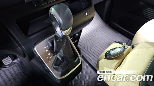 Hyundai Staria 2025 — ფოტო 9/19