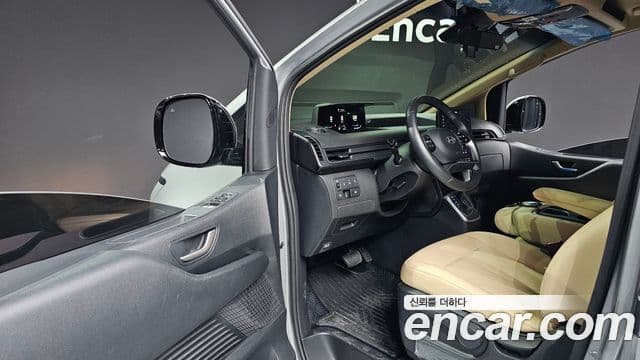 Hyundai Staria 2025 — ფოტო 10/19