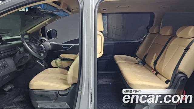 Hyundai Staria 2025 — ფოტო 16/19