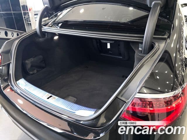 Mercedes-Benz S-Class 2021 — ფოტო 17/20